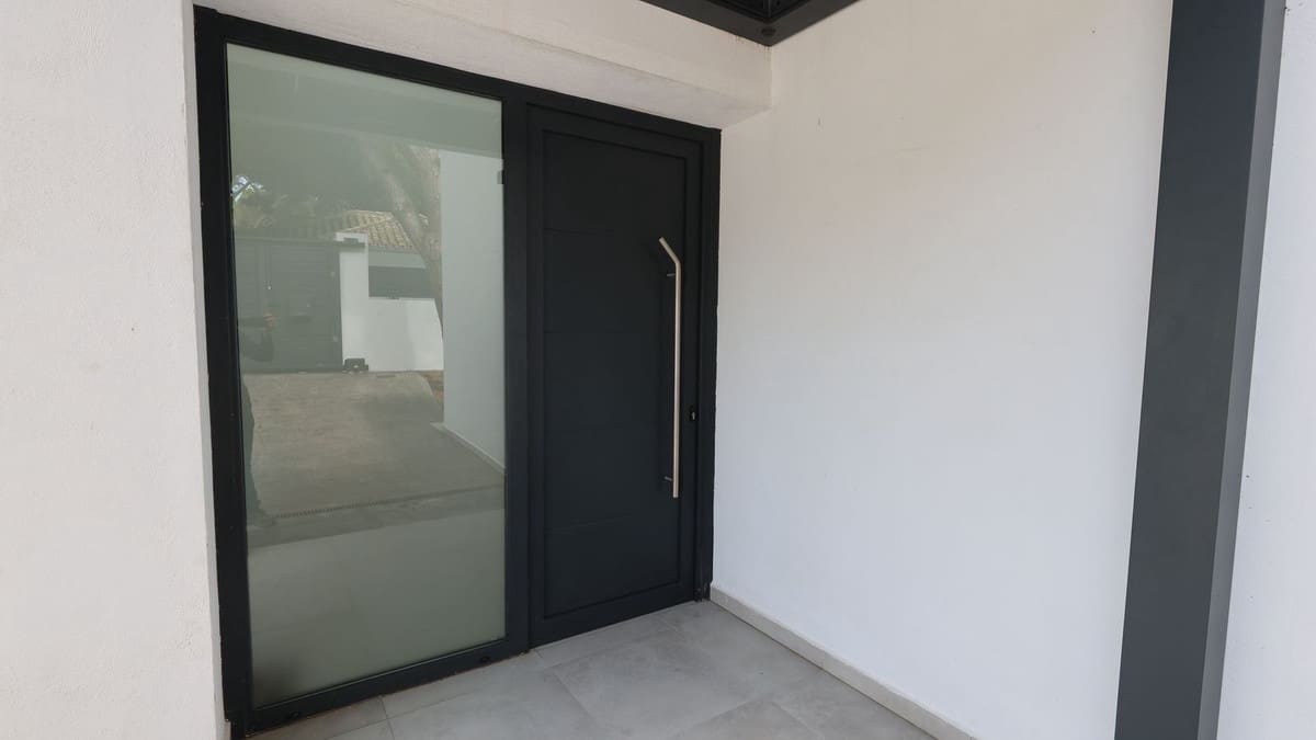 3 chambre Villa/Maison à vendre à Cabopino avec piscine - 1 775 000 € (Ref: 9938722)