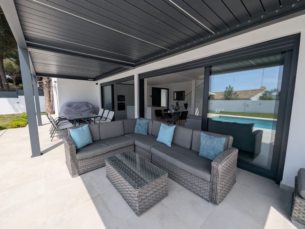 3 chambre Villa/Maison à vendre à Cabopino avec piscine - 1 775 000 € (Ref: 9938722)