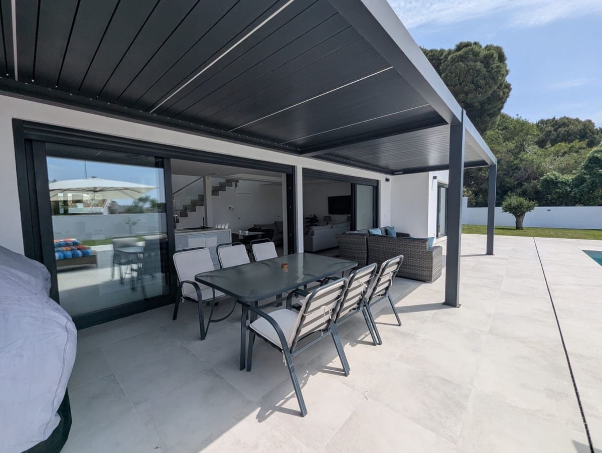3 chambre Villa/Maison à vendre à Cabopino avec piscine - 1 775 000 € (Ref: 9938722)