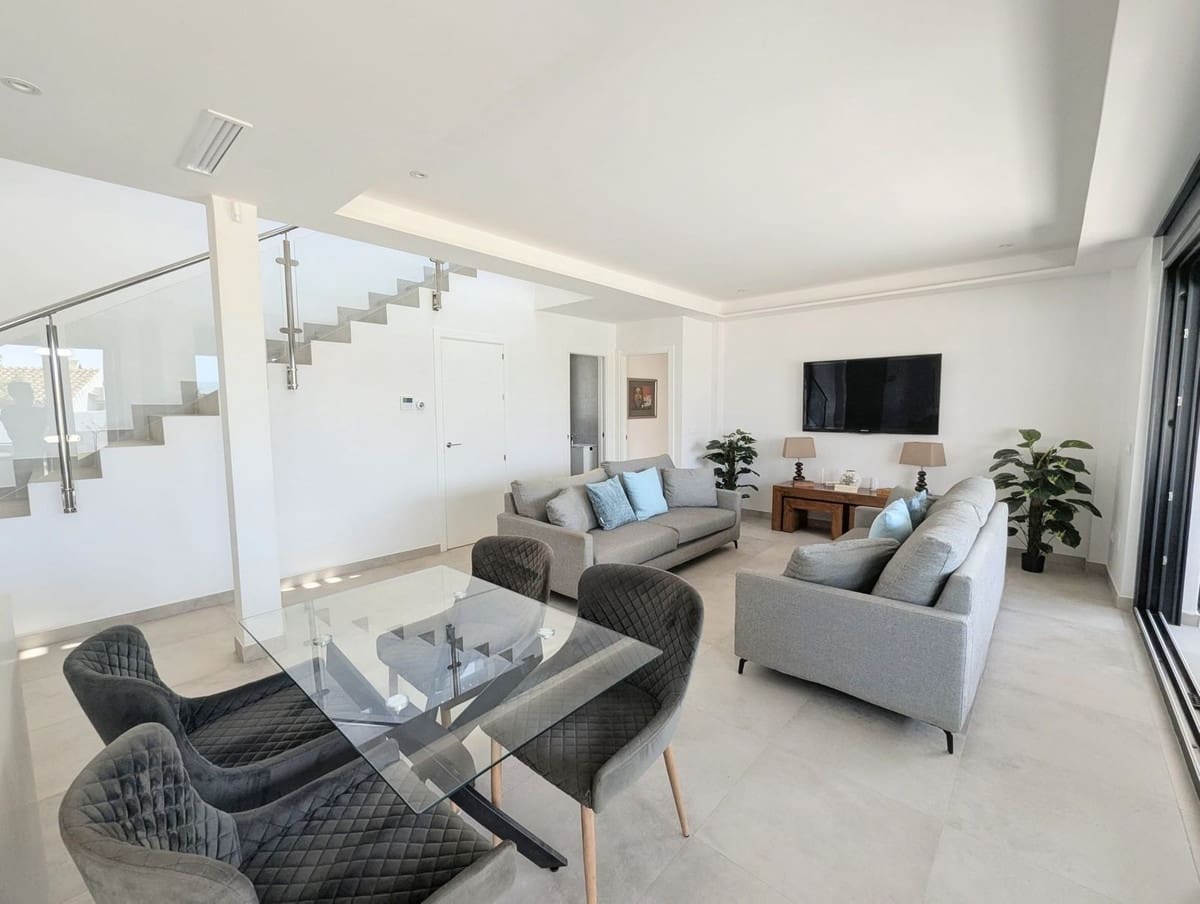 3 chambre Villa/Maison à vendre à Cabopino avec piscine - 1 775 000 € (Ref: 9938722)
