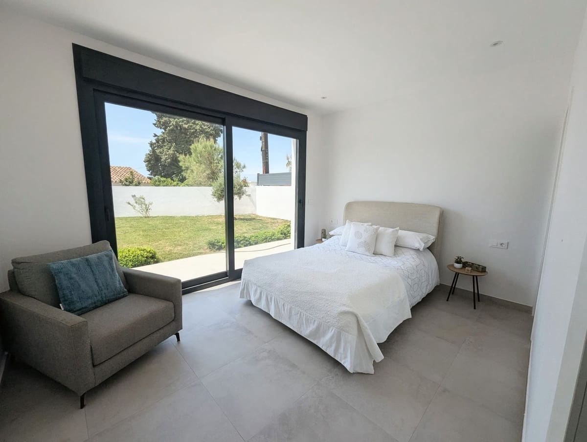 3 chambre Villa/Maison à vendre à Cabopino avec piscine - 1 775 000 € (Ref: 9938722)