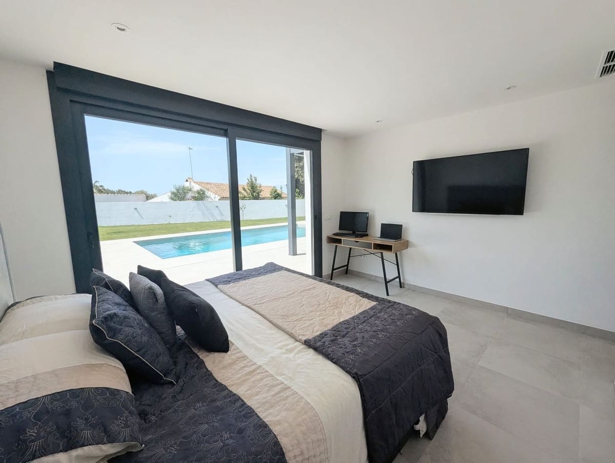 3 chambre Villa/Maison à vendre à Cabopino avec piscine - 1 775 000 € (Ref: 9938722)