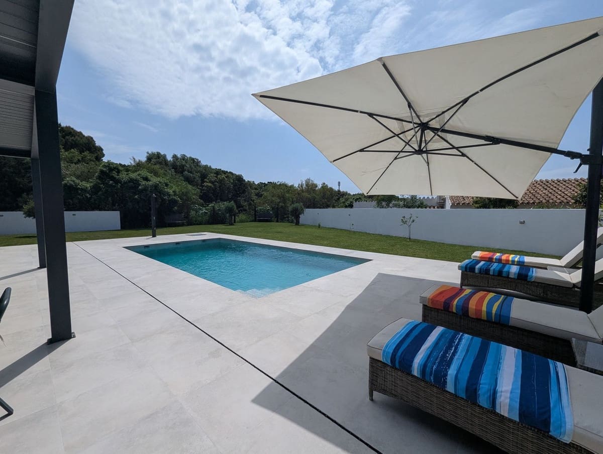 3 chambre Villa/Maison à vendre à Cabopino avec piscine - 1 775 000 € (Ref: 9938722)