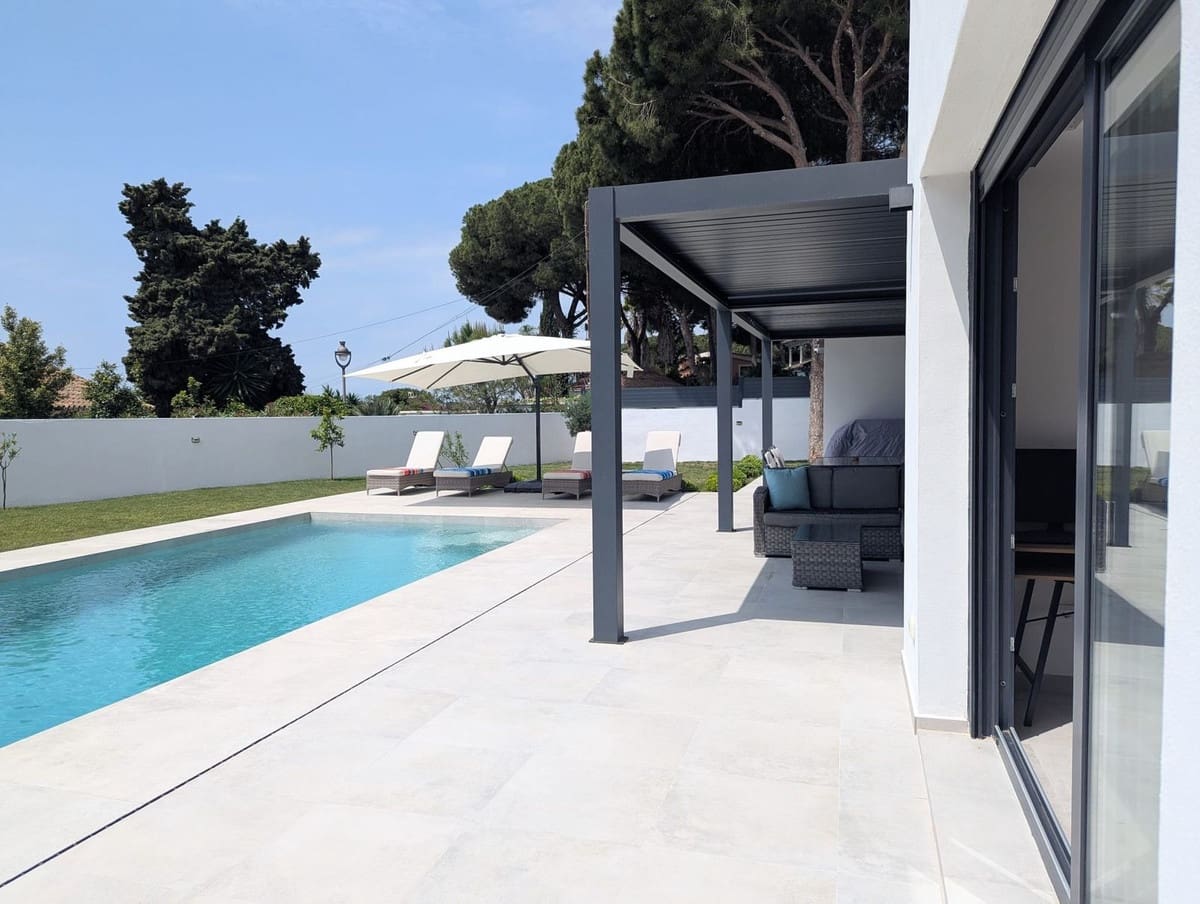 3 chambre Villa/Maison à vendre à Cabopino avec piscine - 1 775 000 € (Ref: 9938722)