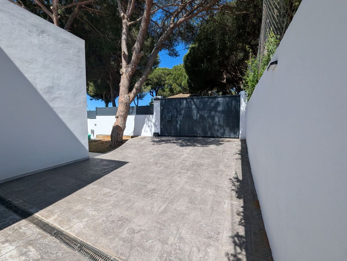3 chambre Villa/Maison à vendre à Cabopino avec piscine - 1 775 000 € (Ref: 9938722)
