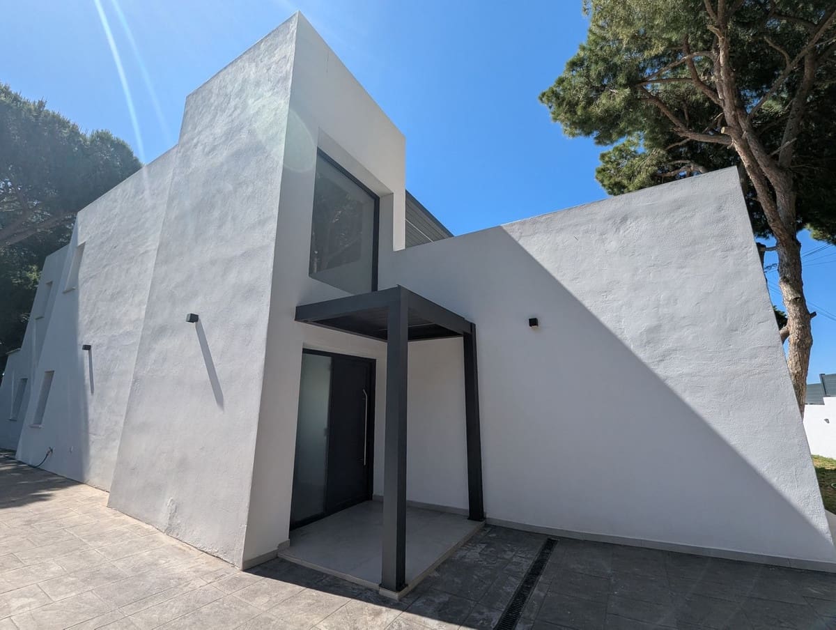 3 chambre Villa/Maison à vendre à Cabopino avec piscine - 1 775 000 € (Ref: 9938722)