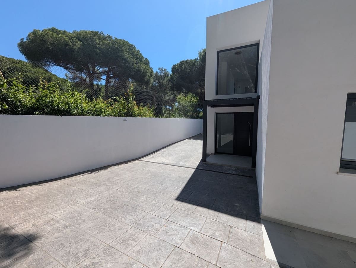 3 chambre Villa/Maison à vendre à Cabopino avec piscine - 1 775 000 € (Ref: 9938722)