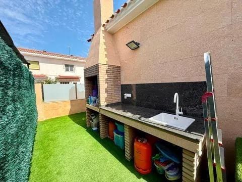 5 slaapkamer Villa te koop in Torre de la Horadada met garage - € 590.000 (Ref: 10020945)
