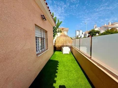 5 slaapkamer Villa te koop in Torre de la Horadada met garage - € 590.000 (Ref: 10020945)