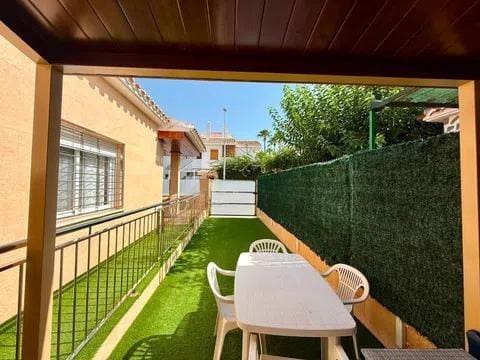 5 slaapkamer Villa te koop in Torre de la Horadada met garage - € 590.000 (Ref: 10020945)