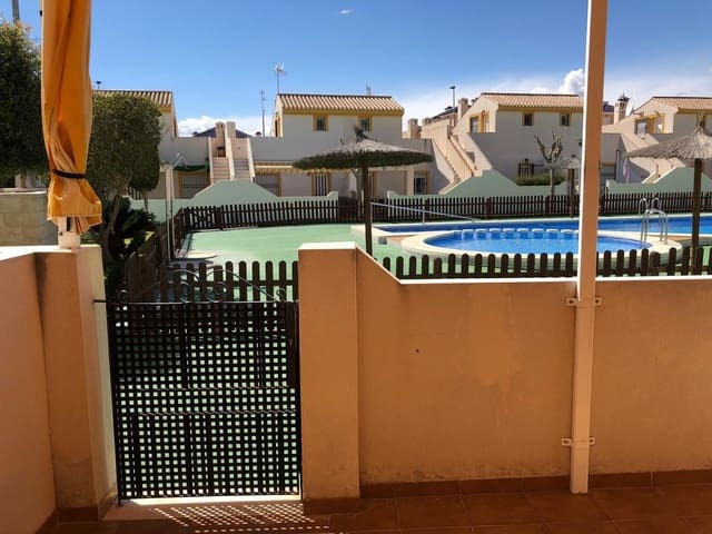 3 slaapkamer Villa te koop in Torre de la Horadada, Pilar de la Horadada met garage - € 320.000 (Ref: 9895325)