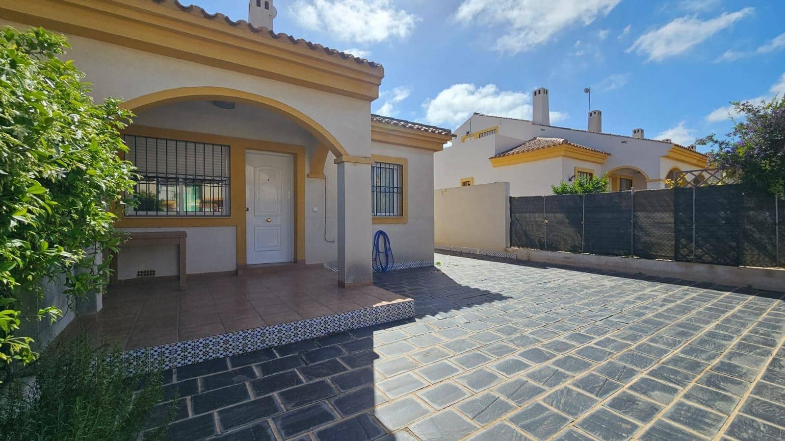 3 slaapkamer Villa te koop in Torre de la Horadada met garage - € 320.000 (Ref: 9895325)