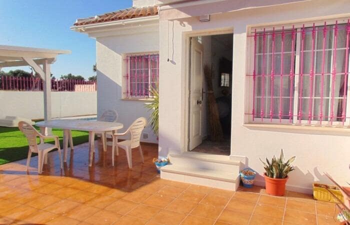 4 slaapkamer Villa te koop in Torre de la Horadada met garage - € 285.000 (Ref: 9895338)