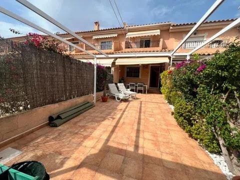 3 soveværelse Villa til salg i Torre de la Horadada med garage - € 244.900 (Ref: 9913150)