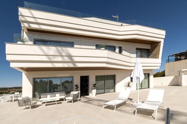 4 soveværelse Rækkehus til salg i Campoamor, Orihuela med swimmingpool garage - € 1.339.000 (Ref: 9920407)