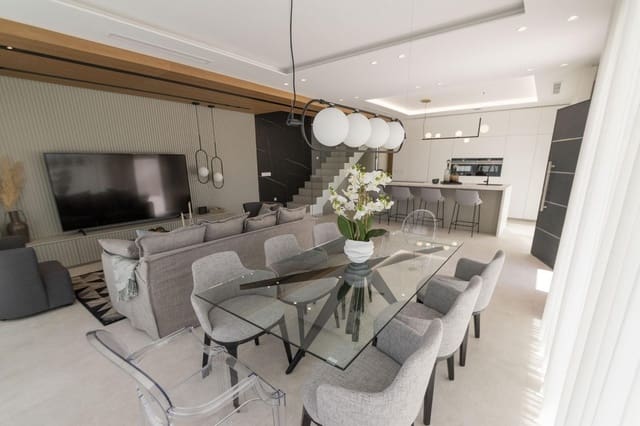 4 soveværelse Rækkehus til salg i Campoamor, Orihuela med swimmingpool garage - € 1.339.000 (Ref: 9920407)