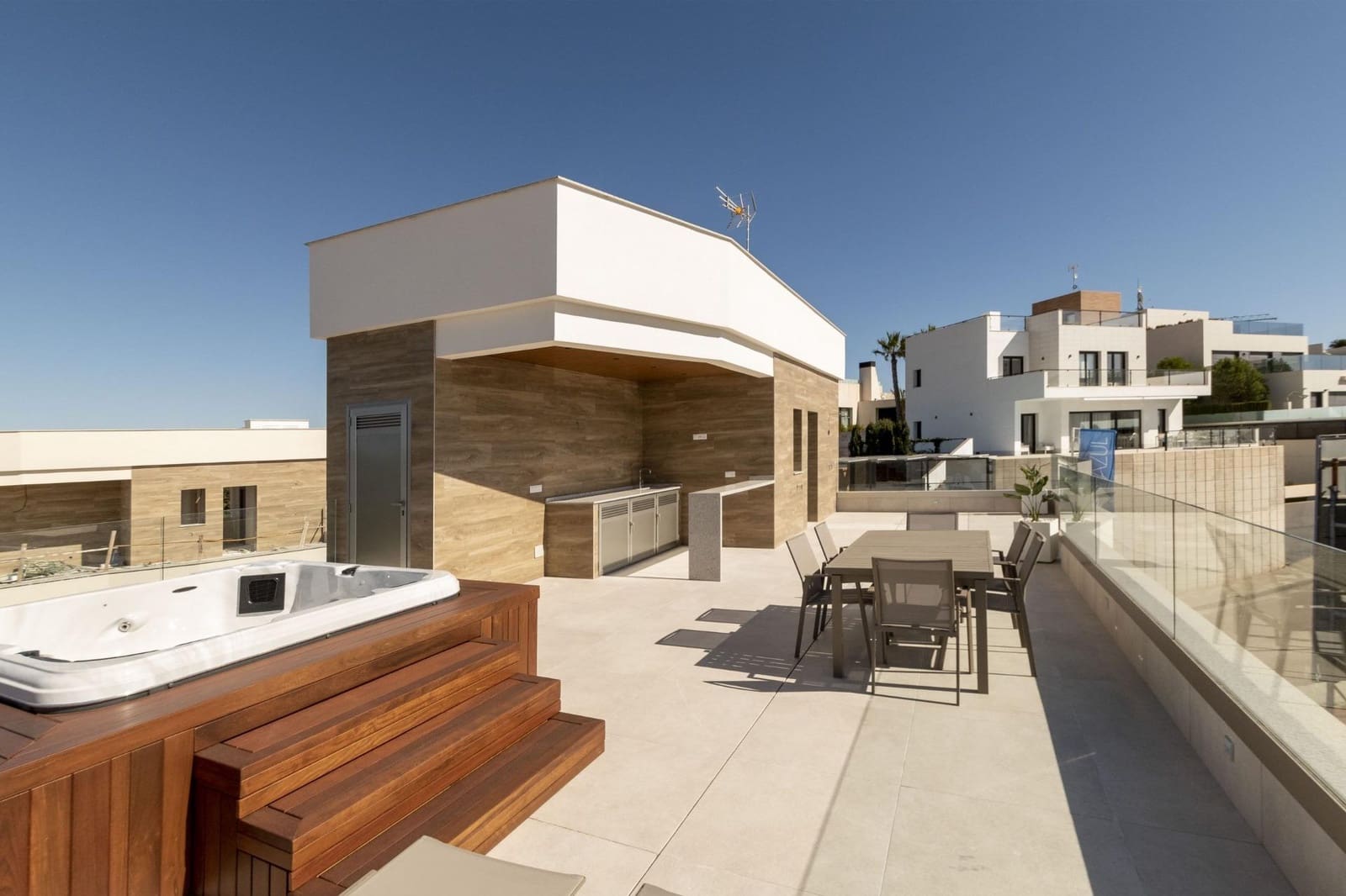 4 soveværelse Rækkehus til salg i Campoamor med swimmingpool garage - € 1.339.000 (Ref: 9920407)
