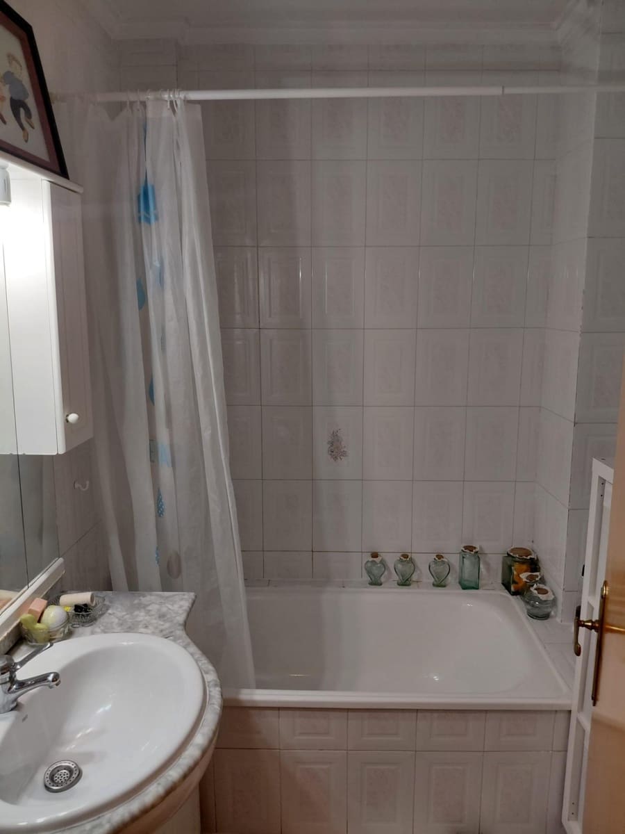 3 bedroom Villa for sale in Catral with garage - € 135,000 (Ref: 9959766)
