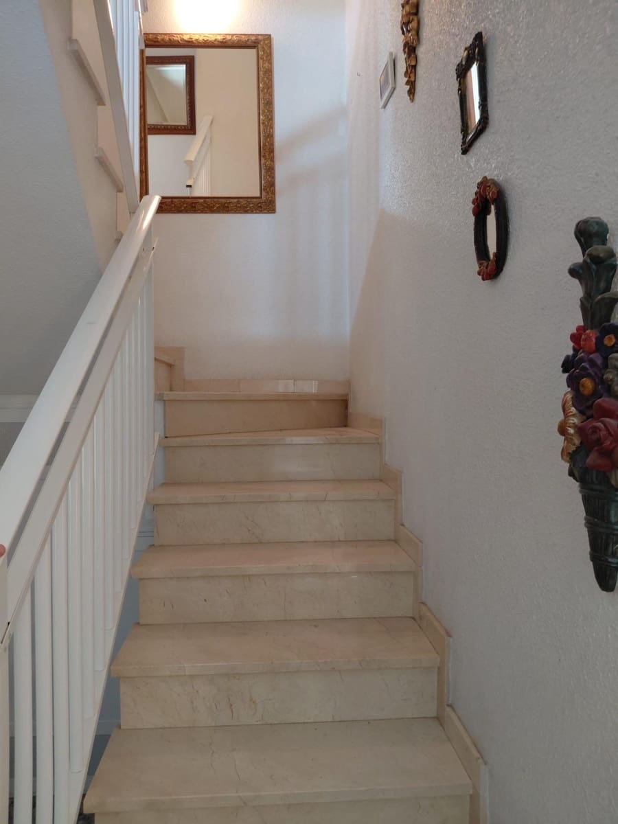3 bedroom Villa for sale in Catral with garage - € 135,000 (Ref: 9959766)