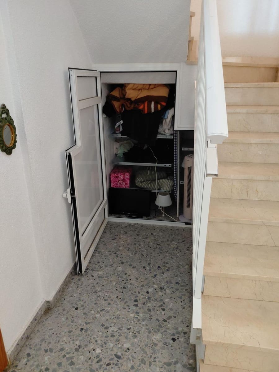 3 bedroom Villa for sale in Catral with garage - € 135,000 (Ref: 9959766)