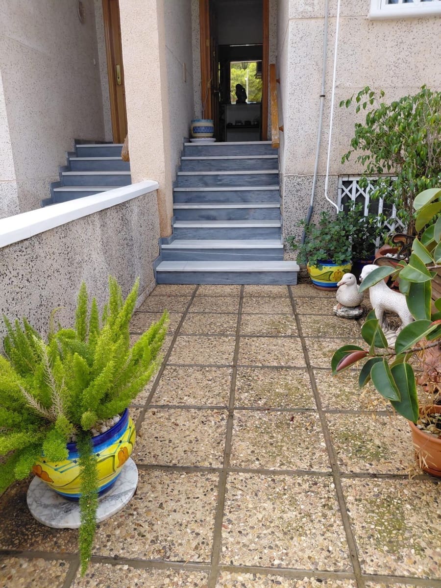 3 bedroom Villa for sale in Catral with garage - € 135,000 (Ref: 9959766)