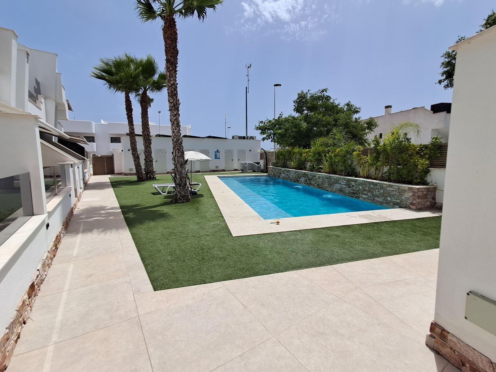 3 slaapkamer Rijtjeshuis te koop in San Pedro del Pinatar met garage - € 349.900 (Ref: 9965261)