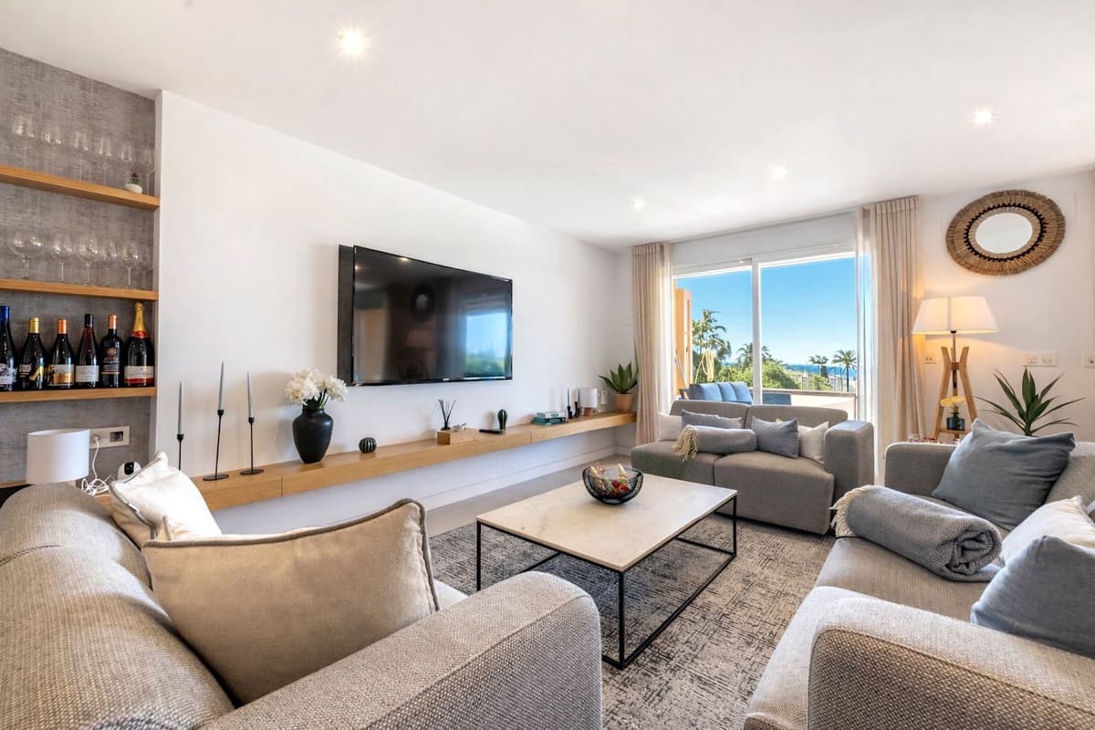 3 sypialnia Dom na sprzedaż w Estepona z basenem garażem - 599 000 € (Ref: 9806843)