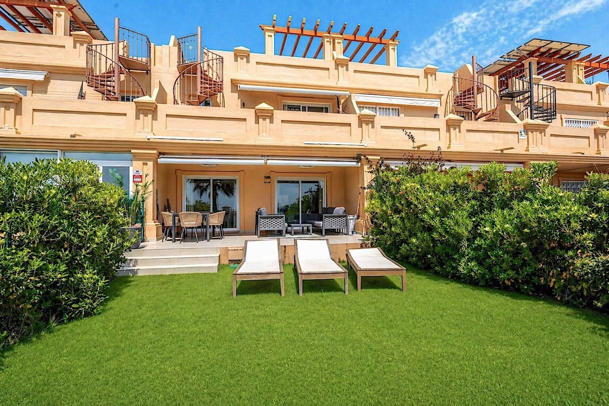 3 sypialnia Dom na sprzedaż w Estepona z basenem garażem - 599 000 € (Ref: 9806843)