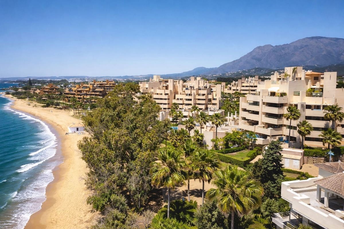 4 quarto Apartamento para venda em Estepona com piscina garagem - 999 000 € (Ref: 9806846)
