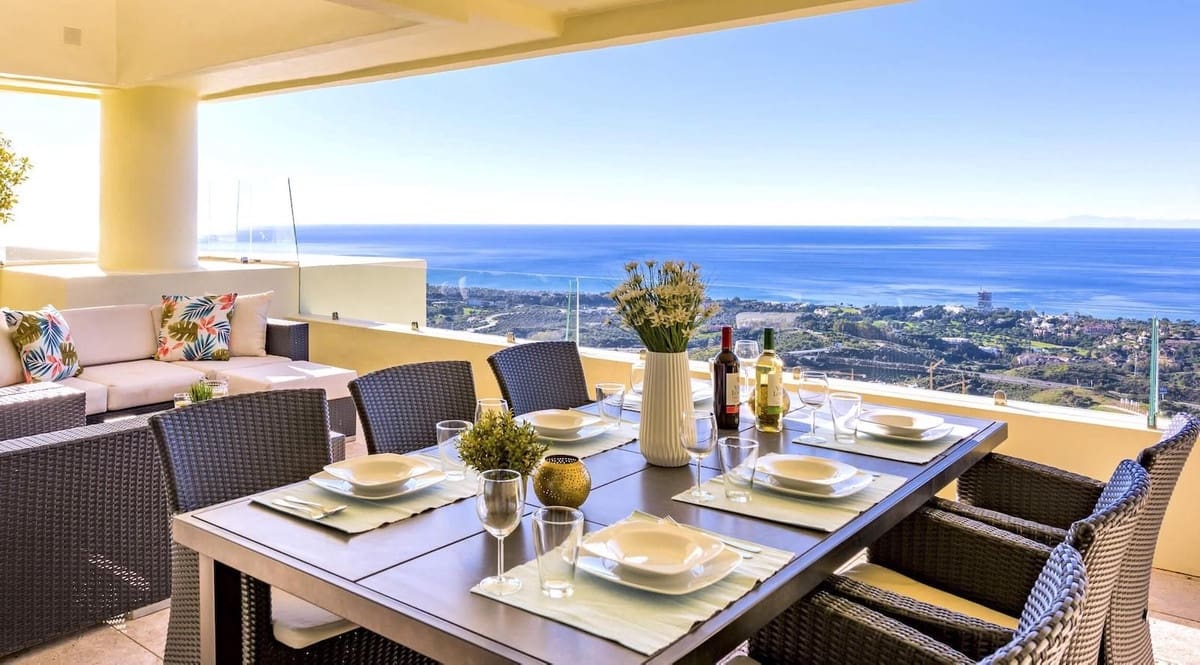 4 slaapkamer Penthouse te koop in Los Monteros met zwembad garage - € 2.350.000 (Ref: 9806847)