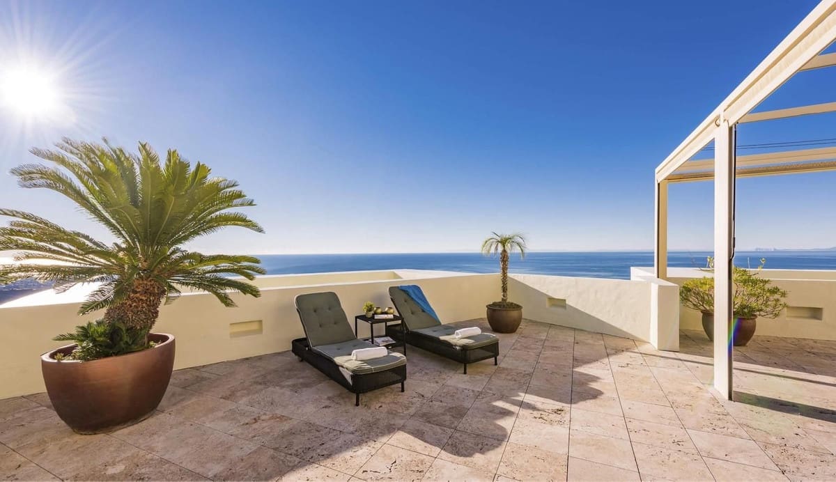 4 slaapkamer Penthouse te koop in Los Monteros met zwembad garage - € 2.350.000 (Ref: 9806847)