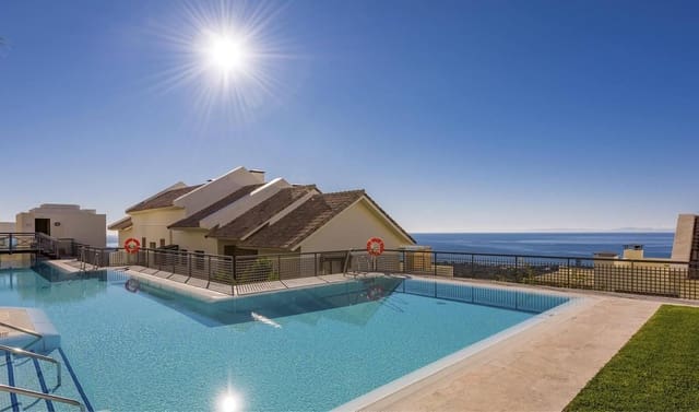 4 slaapkamer Penthouse te koop in Los Monteros, Marbella met zwembad garage - € 2.350.000 (Ref: 9806847)