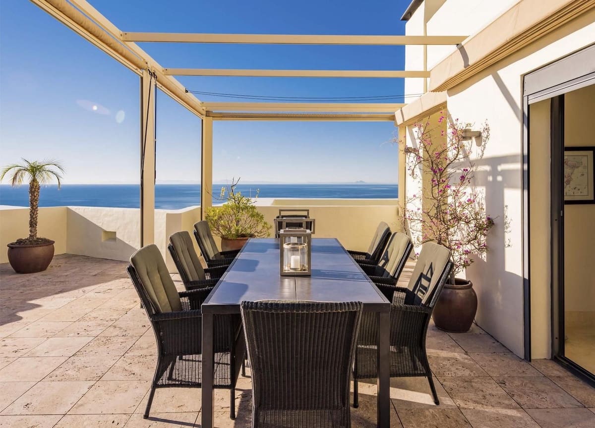 4 slaapkamer Penthouse te koop in Los Monteros met zwembad garage - € 2.350.000 (Ref: 9806847)