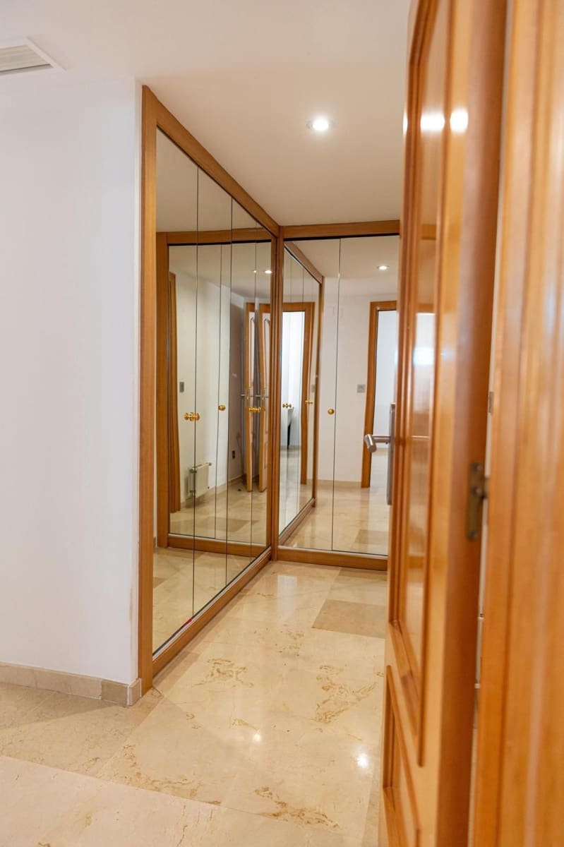 2 bedroom Apartment for sale in Guadalmina with pool garage - € 450,000 (Ref: 9806849)