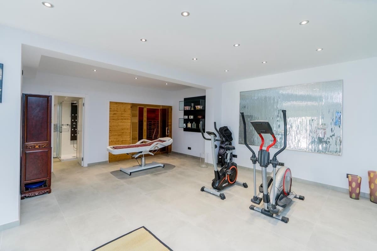 Chalet de 10 habitaciones en Atalaya-Isdabe en venta con piscina garaje - 4.200.000 € (Ref: 9806851)