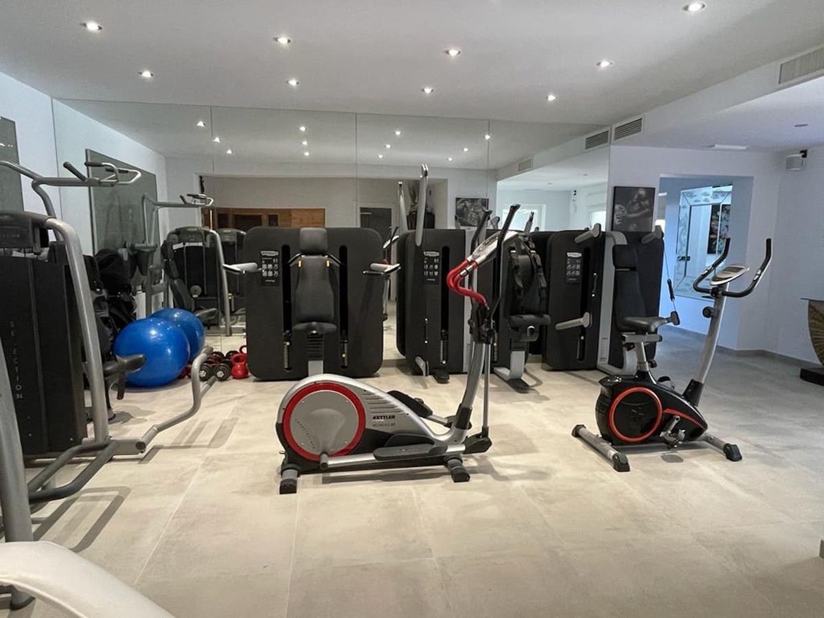 Chalet de 10 habitaciones en Atalaya-Isdabe en venta con piscina garaje - 4.200.000 € (Ref: 9806851)