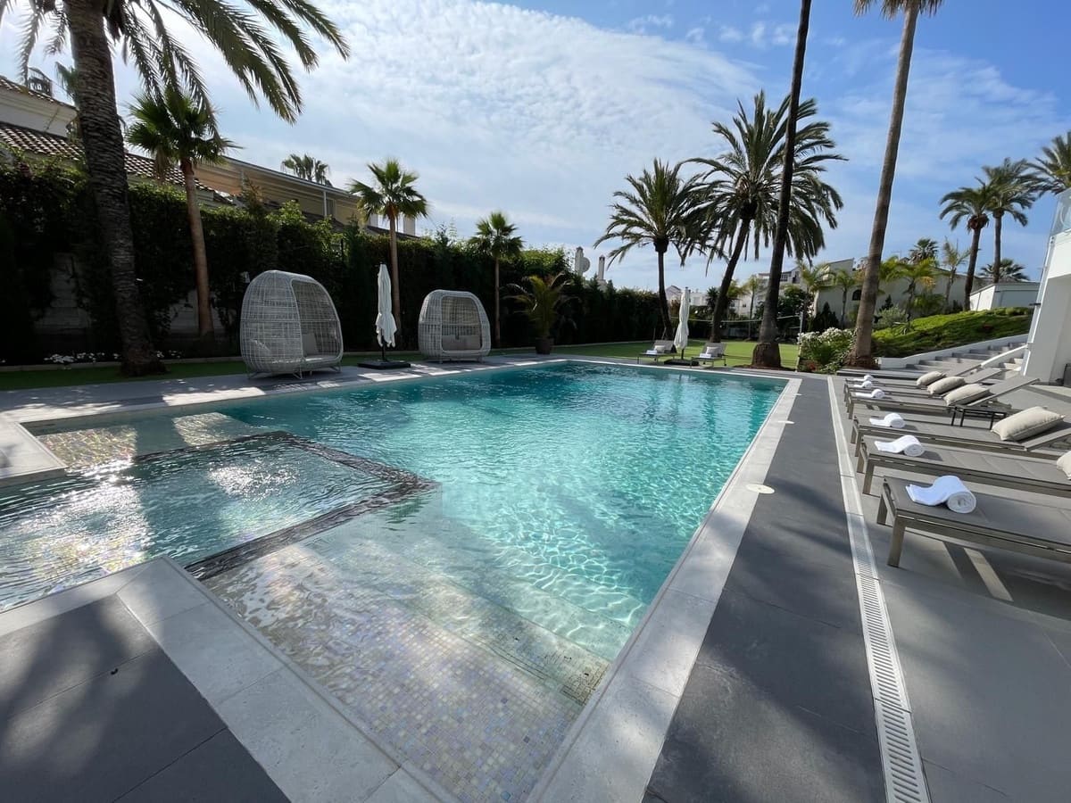 Chalet de 10 habitaciones en Atalaya-Isdabe en venta con piscina garaje - 4.200.000 € (Ref: 9806851)