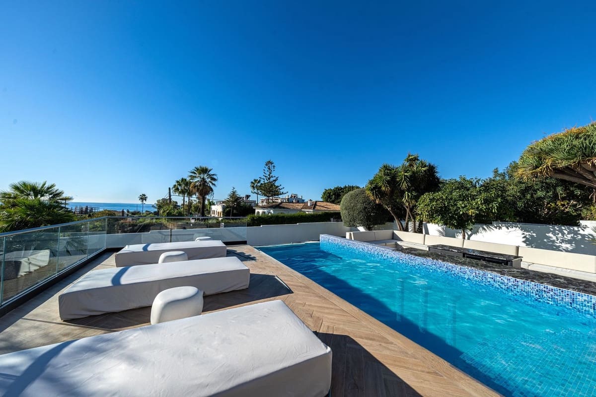 7 quarto Moradia para venda em Marbella com piscina garagem - 2 995 000 € (Ref: 9806854)