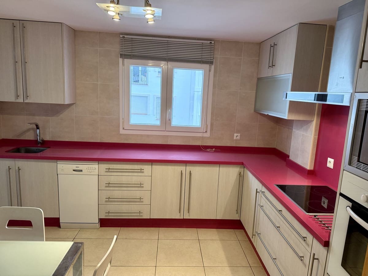 4 soveværelse Lejlighed til salg i Nueva Andalucia med garage - € 450.000 (Ref: 9806855)