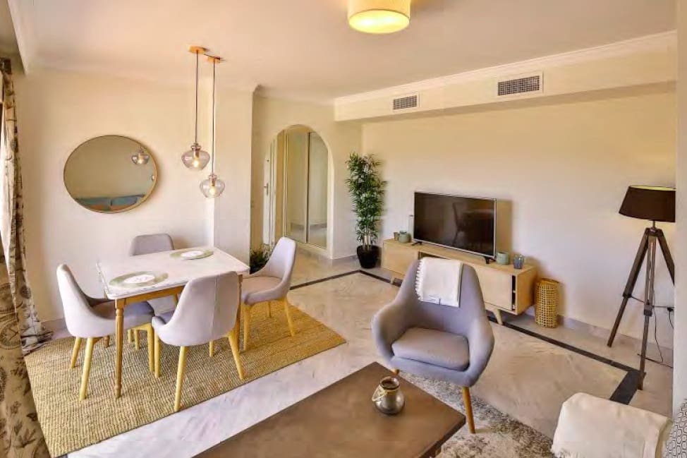 2 camera da letto Attico da affitare come casa vacanza in Nueva Andalucia con piscina garage - 1.000 € (Rif: 9806856)