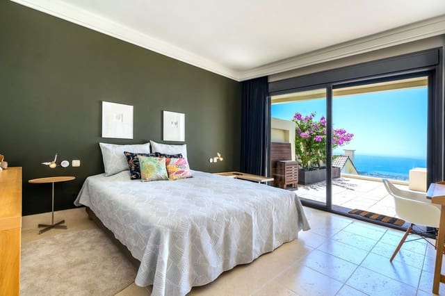 2 slaapkamer Appartement voor vakantieverhuur in Los Monteros, Marbella met zwembad garage - € 2.500 (Ref: 9806857)