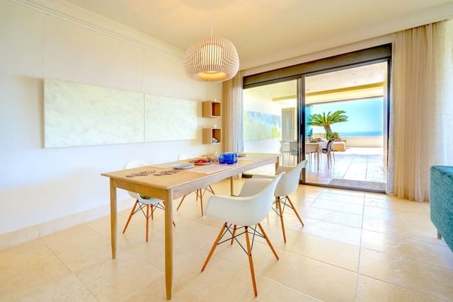 2 slaapkamer Appartement voor vakantieverhuur in Los Monteros, Marbella met zwembad garage - € 2.500 (Ref: 9806857)