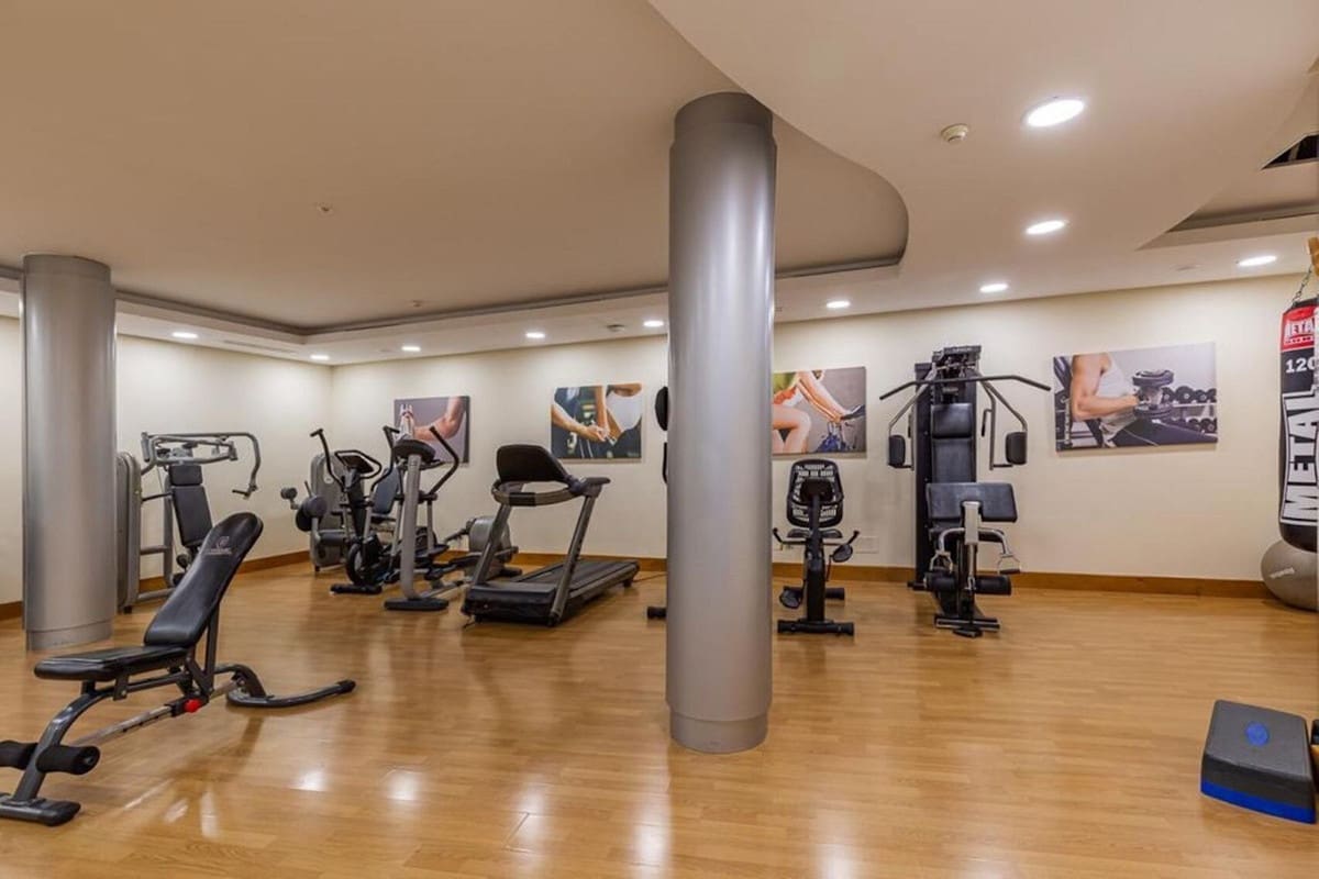 3 slaapkamer Appartement voor vakantieverhuur in Los Monteros met zwembad - € 2.500 (Ref: 9806858)