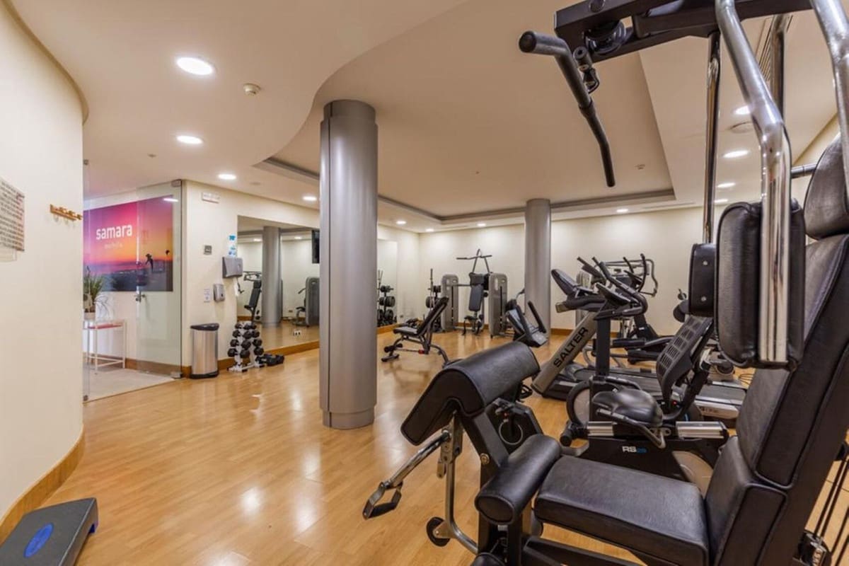 3 slaapkamer Appartement voor vakantieverhuur in Los Monteros met zwembad - € 2.500 (Ref: 9806858)