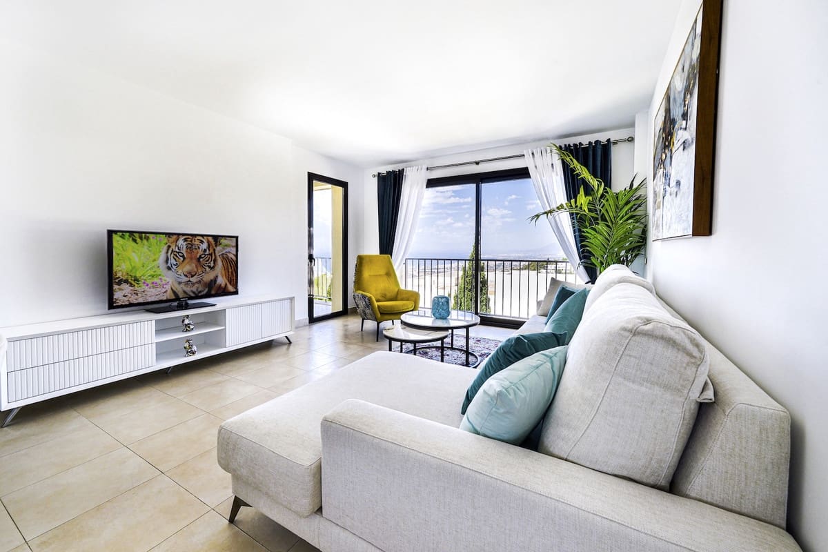 3 slaapkamer Appartement voor vakantieverhuur in Los Monteros met zwembad - € 2.500 (Ref: 9806858)