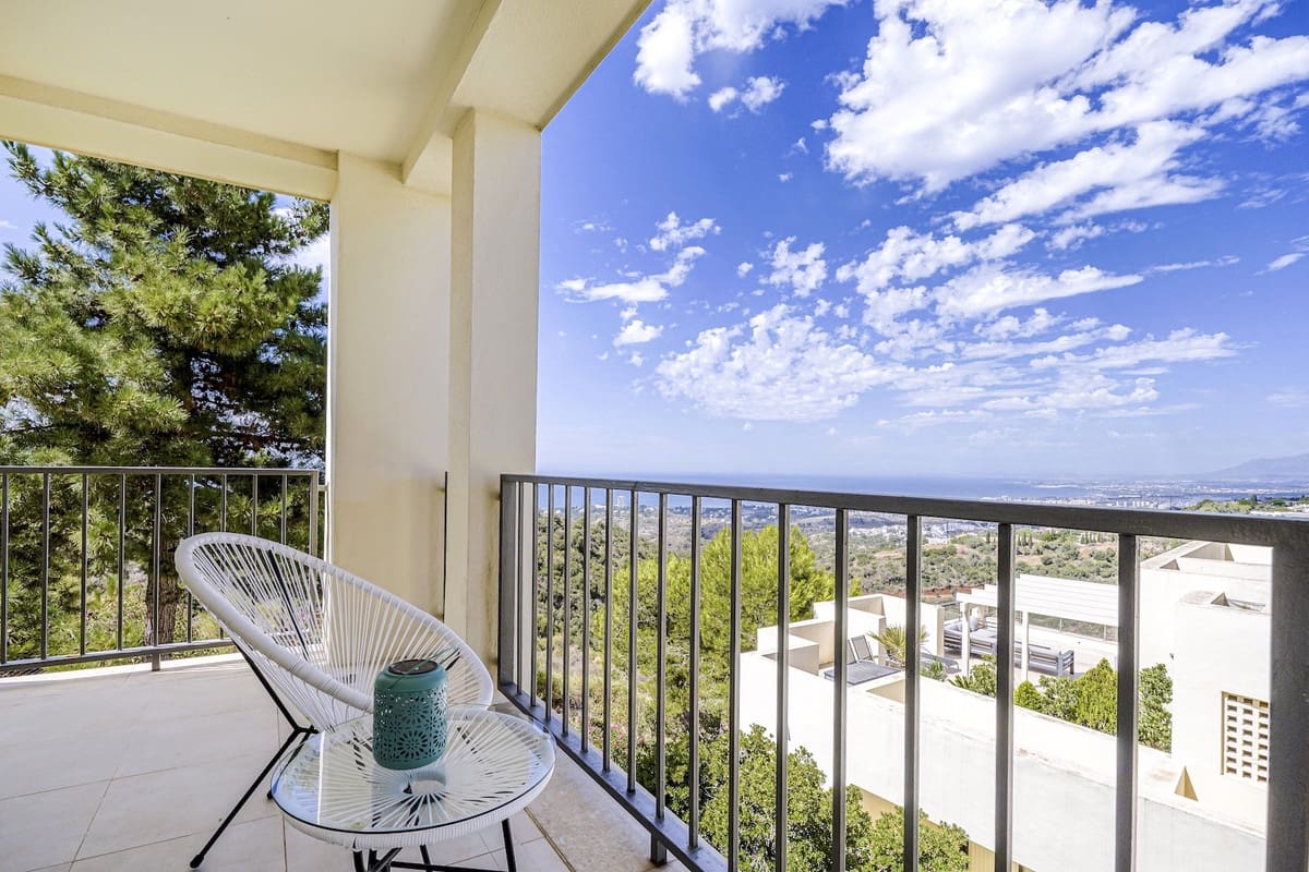 3 slaapkamer Appartement voor vakantieverhuur in Los Monteros met zwembad - € 2.500 (Ref: 9806858)