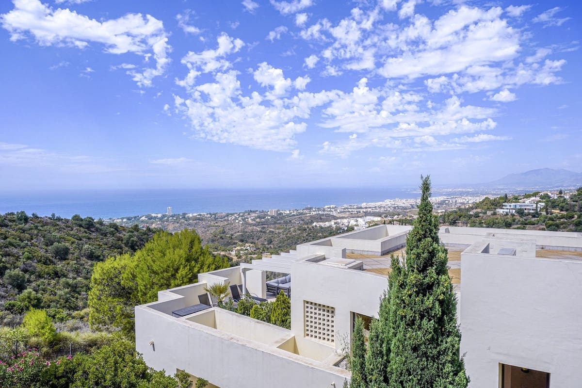 3 slaapkamer Appartement voor vakantieverhuur in Los Monteros met zwembad - € 2.500 (Ref: 9806858)