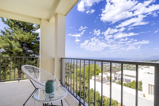 3 slaapkamer Appartement voor vakantieverhuur in Los Monteros, Marbella met zwembad - € 2.500 (Ref: 9806858)