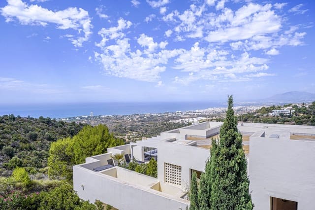 3 slaapkamer Appartement voor vakantieverhuur in Los Monteros, Marbella met zwembad - € 2.500 (Ref: 9806858)