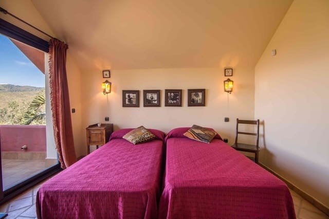 4 camera da letto Villa da affitare come casa vacanza in Hacienda Las Chapas, Marbella con piscina garage - 4.500 € (Rif: 9806859)